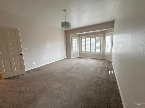 $639,000 | 480 East 21 N Street, Mountain Home, ID 83647