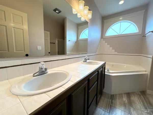 $639,000 | 480 East 21 N Street, Mountain Home, ID 83647