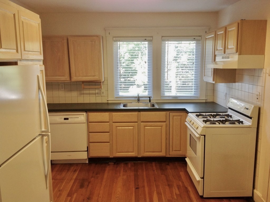 19 Fordham Road, Unit 19 Newton, MA 02465 - Photo 6 of 14