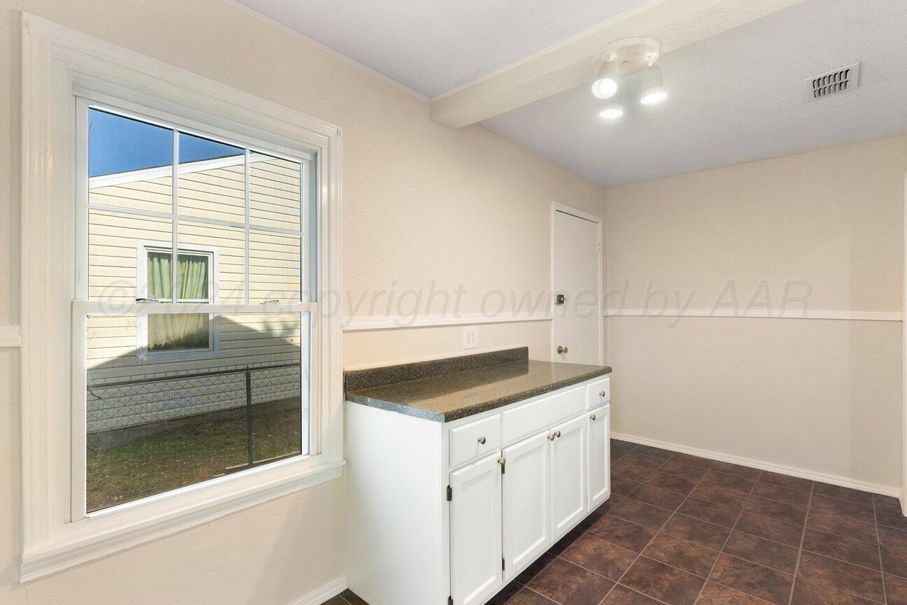 4204 Cline Road Amarillo, TX 79110 - Photo 11 of 24 Kitchen