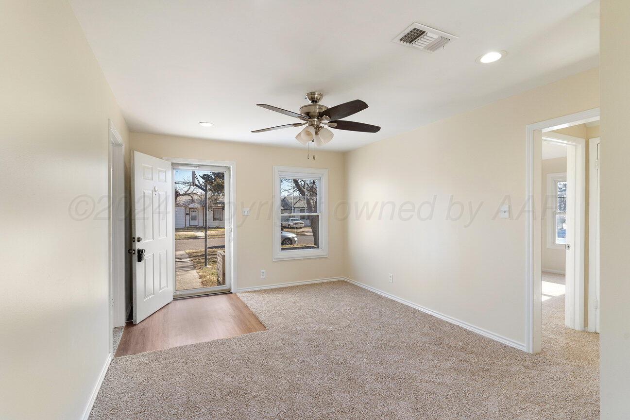 4204 Cline Road Amarillo, TX 79110 - Photo 4 of 24 Living area