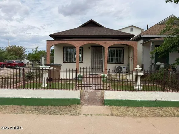 $875 | 834 5th Street, Douglas, AZ 85607