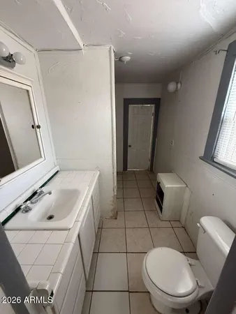 $875 | 834 5th Street, Douglas, AZ 85607