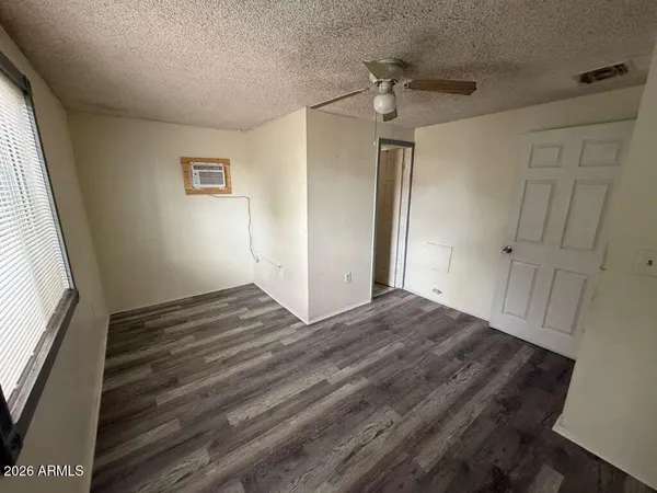 $875 | 834 5th Street, Douglas, AZ 85607