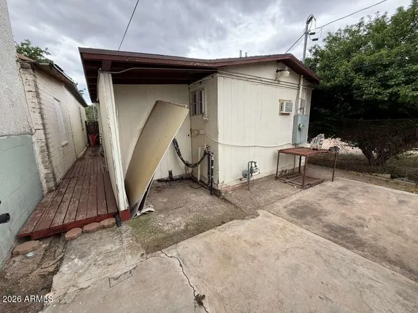$875 | 834 5th Street, Douglas, AZ 85607