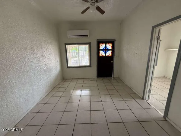 $875 | 834 5th Street, Douglas, AZ 85607