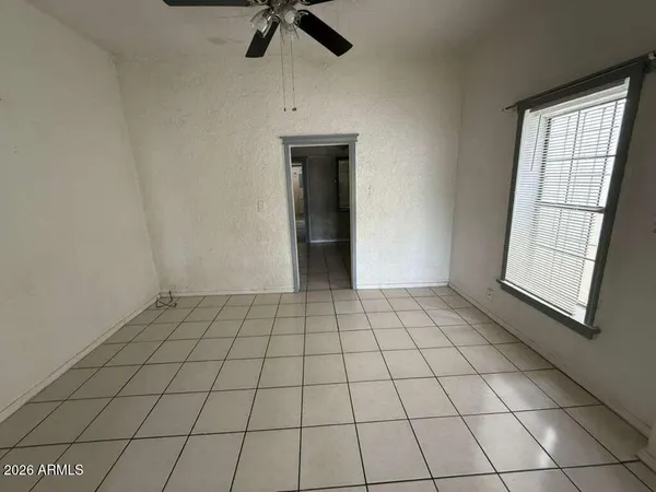 $875 | 834 5th Street, Douglas, AZ 85607