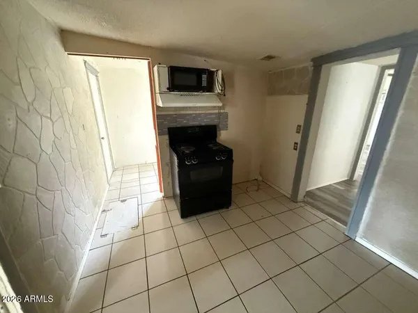 $875 | 834 5th Street, Douglas, AZ 85607