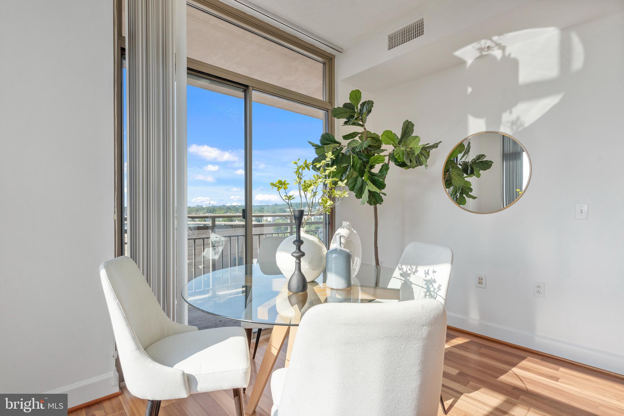 3600 South Glebe Road, Unit 819W Arlington, VA 22202 - Photo 13 of 42 Dining Area