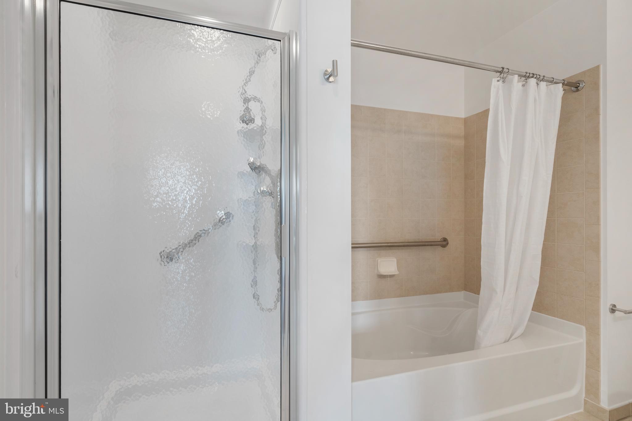 3600 South Glebe Road, Unit 819W Arlington, VA 22202 - Photo 19 of 42 En Suite Full Bathroom