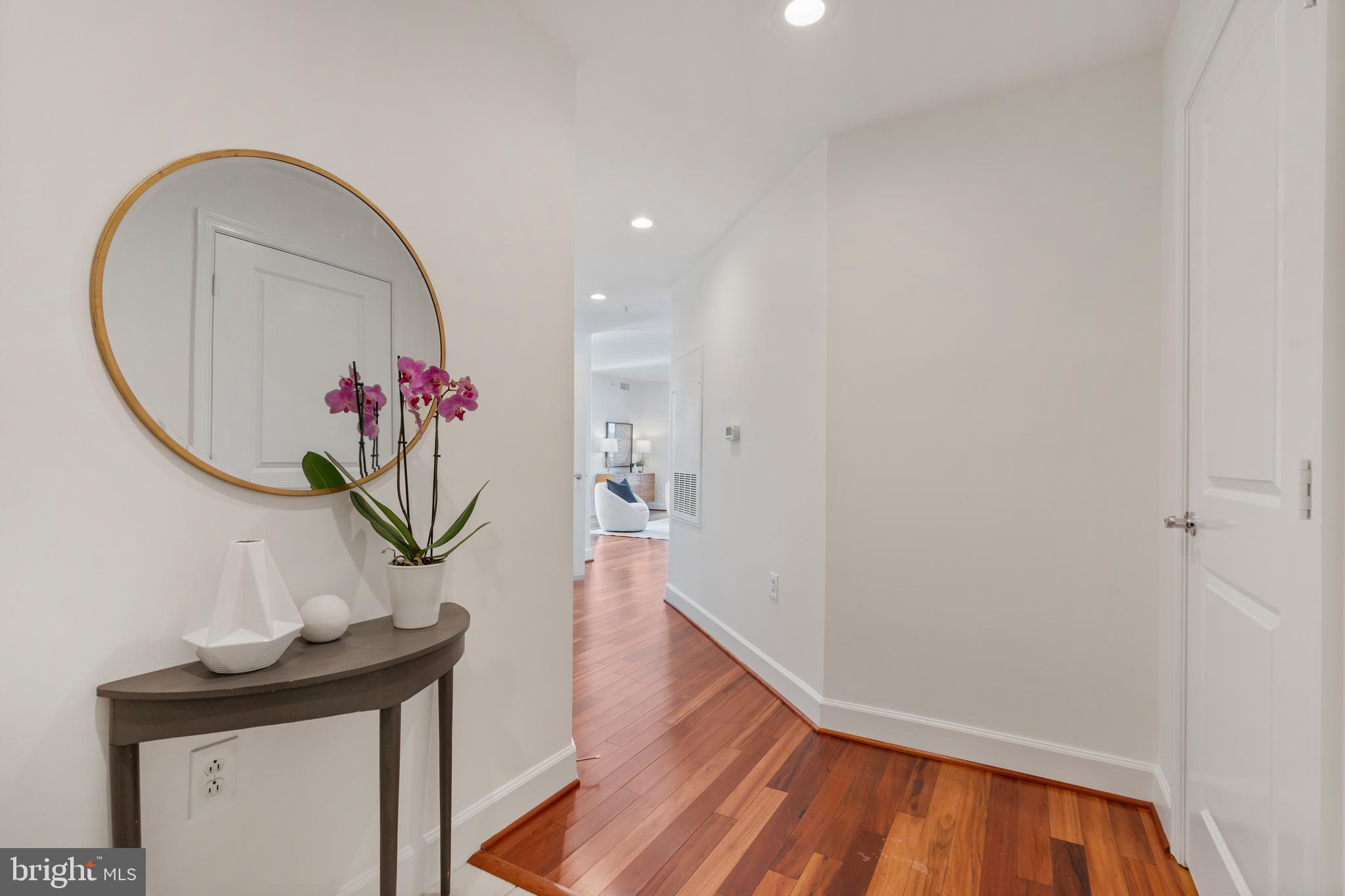 3600 South Glebe Road, Unit 819W Arlington, VA 22202 - Photo 2 of 42 Entryway