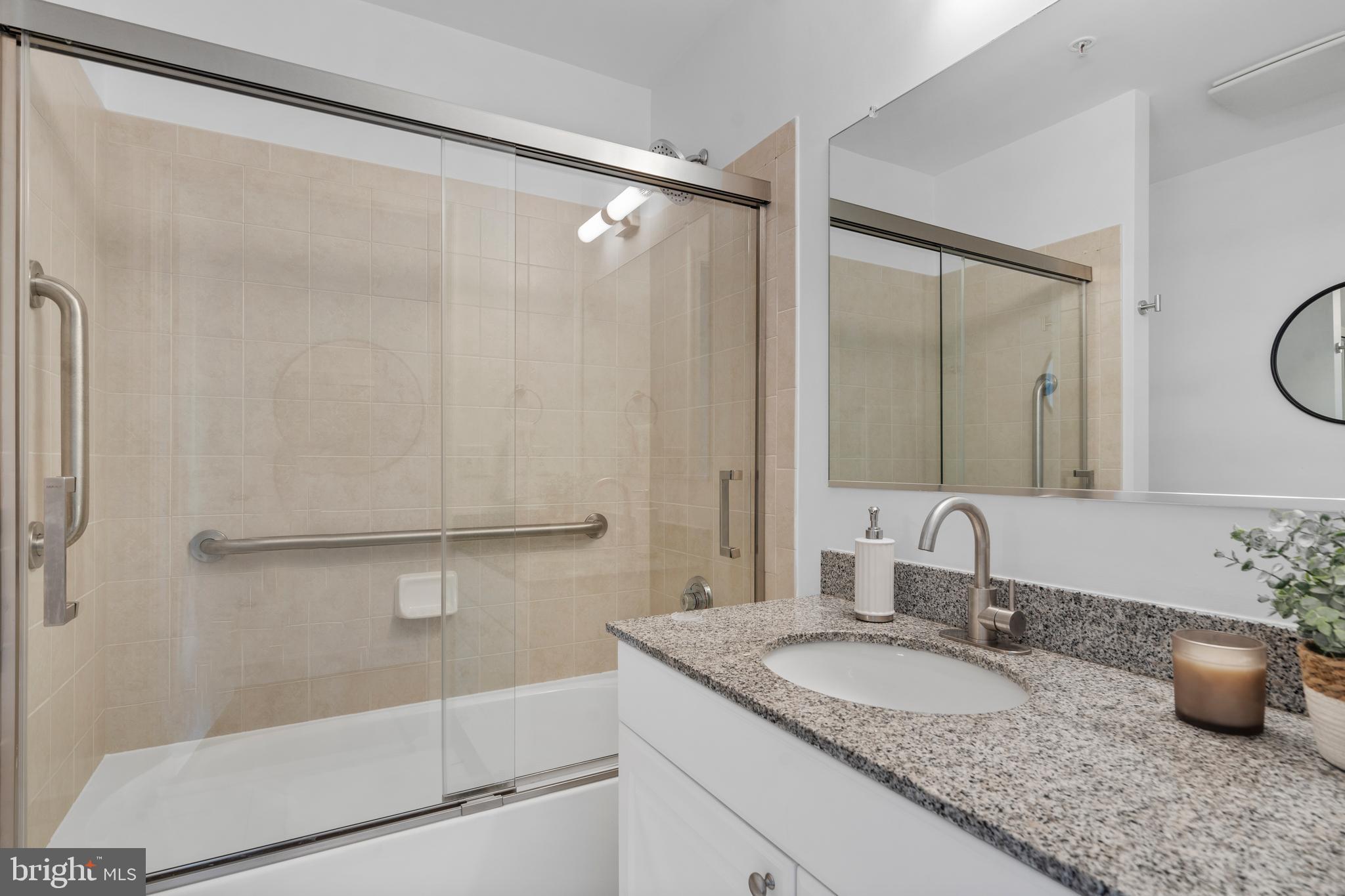 3600 South Glebe Road, Unit 819W Arlington, VA 22202 - Photo 24 of 42 Second Full Bathroom