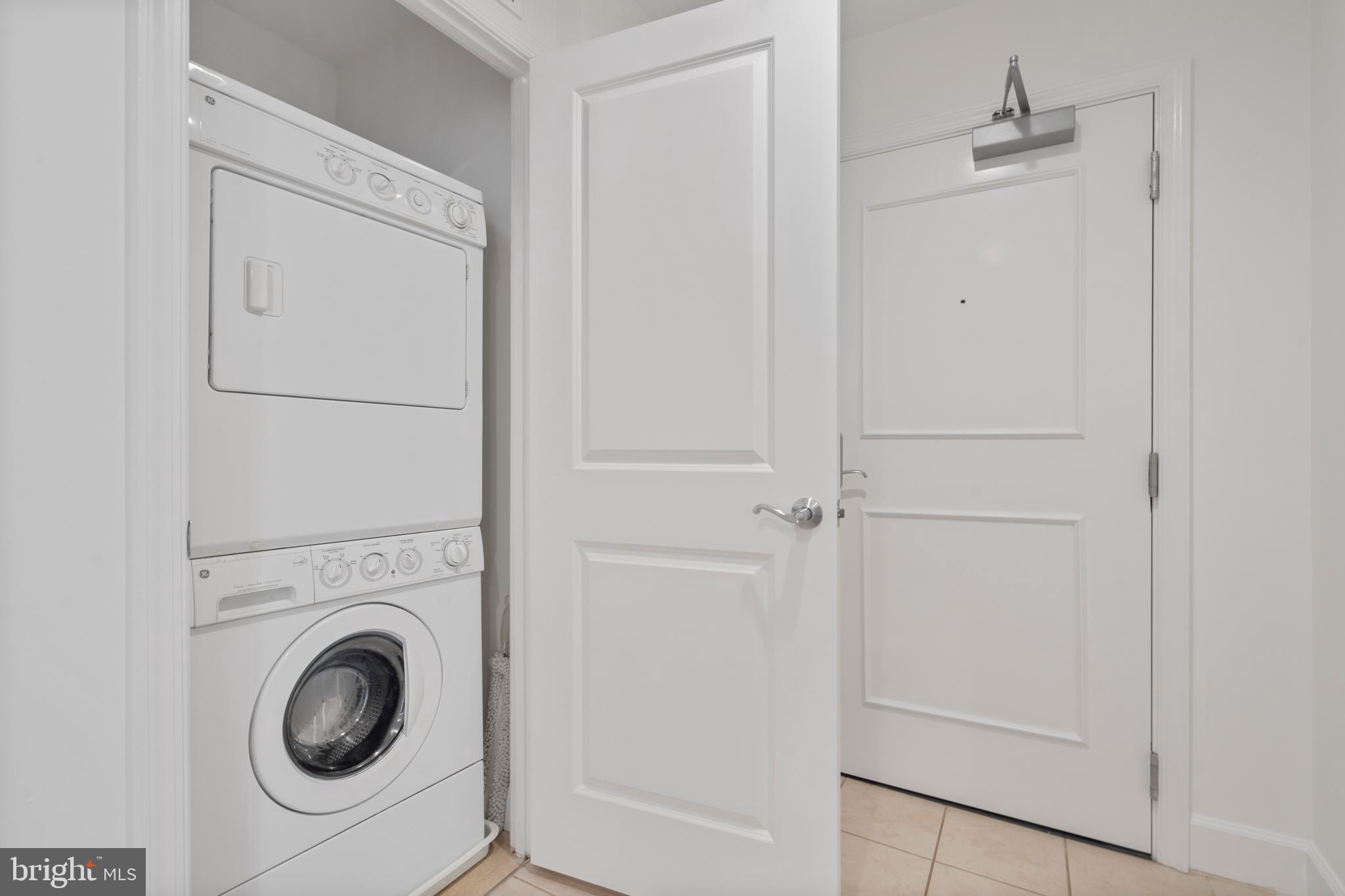 3600 South Glebe Road, Unit 819W Arlington, VA 22202 - Photo 26 of 42 In-Unit Laundry