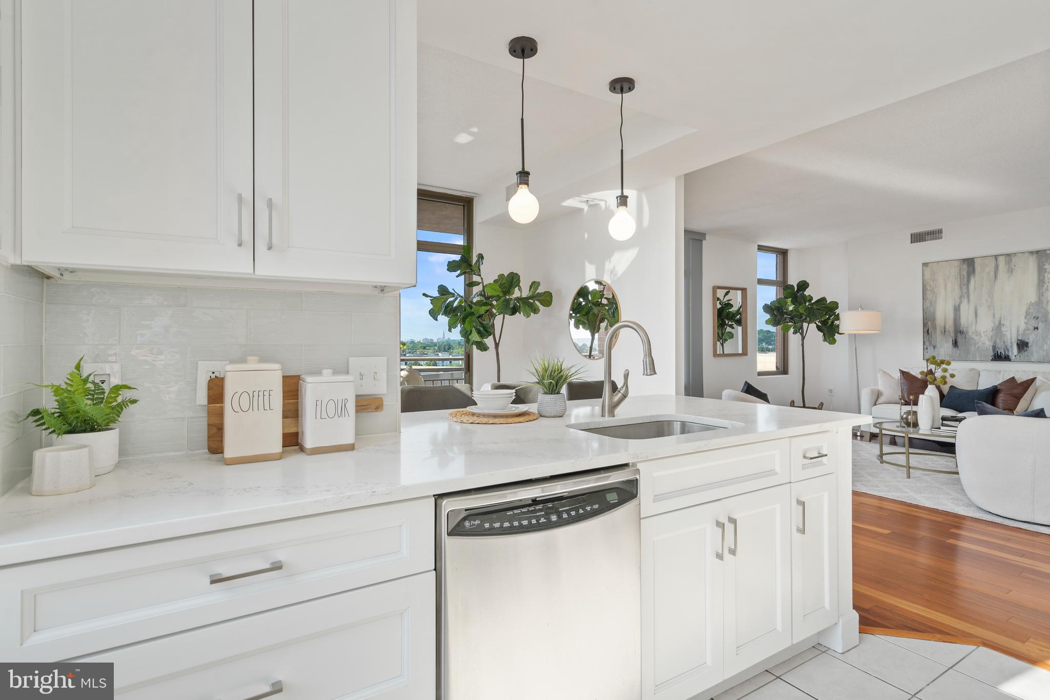 3600 South Glebe Road, Unit 819W Arlington, VA 22202 - Photo 9 of 42 Ample Countertop Space