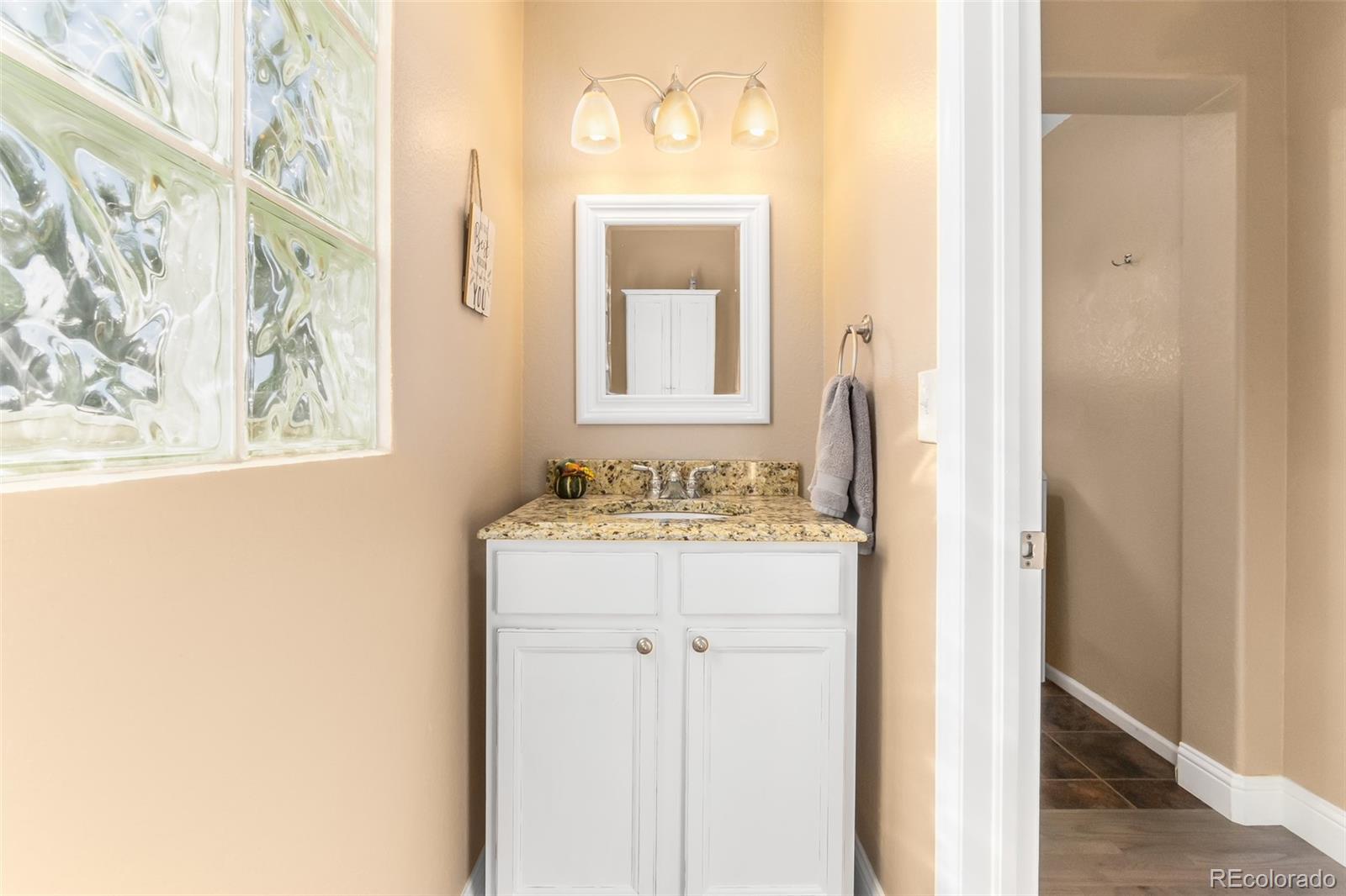 10315 Spring Water Peak Highlands Ranch, CO 80129 - Photo 12 of 24 Gallery Image 12