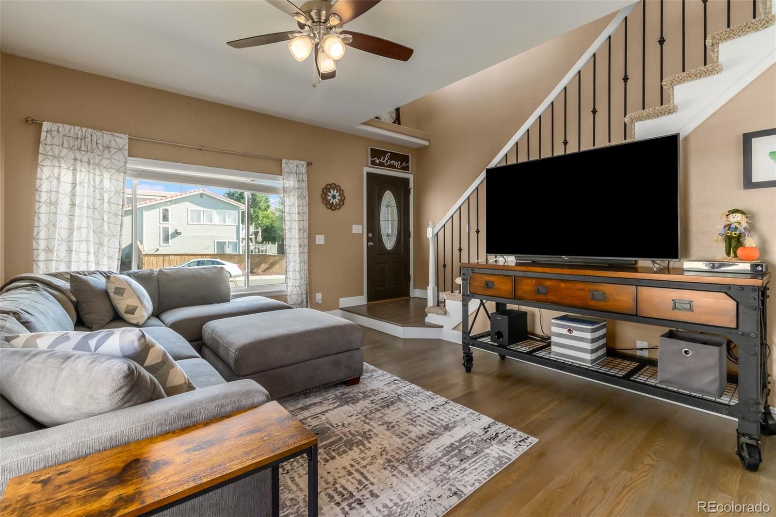 10315 Spring Water Peak Highlands Ranch, CO 80129 - Photo 4 of 24 Gallery Image 4