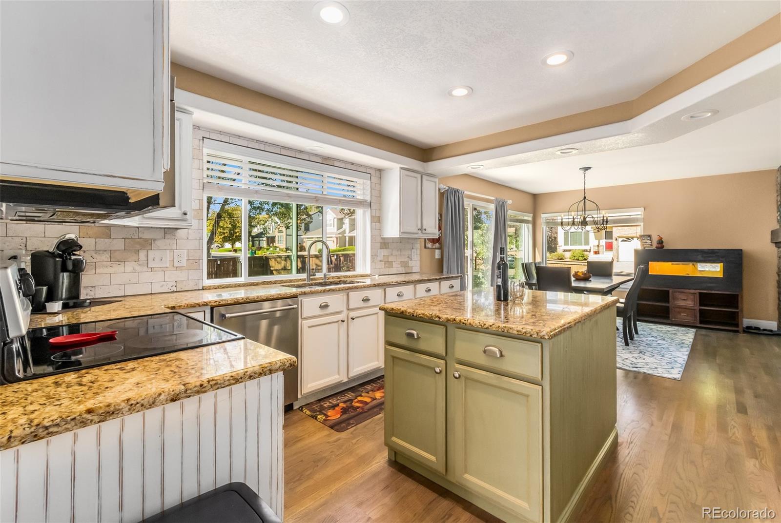10315 Spring Water Peak Highlands Ranch, CO 80129 - Photo 8 of 24 Gallery Image 8