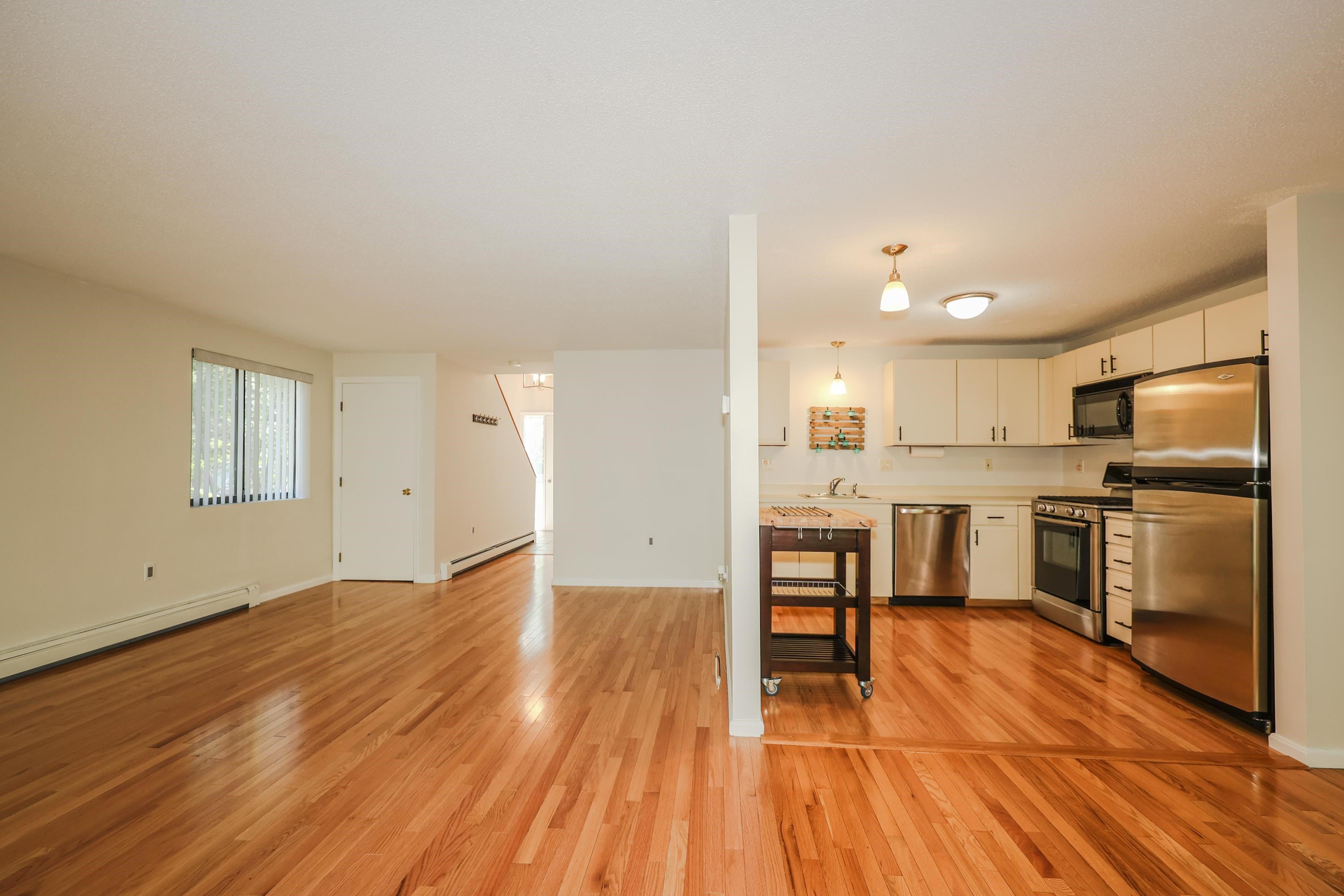 192 Indian Rock Road Merrimack, NH 03054 - Photo 6 of 34