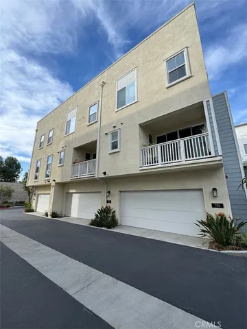 $4,295 | 707 South Mosaic Street, Anaheim, CA 92805