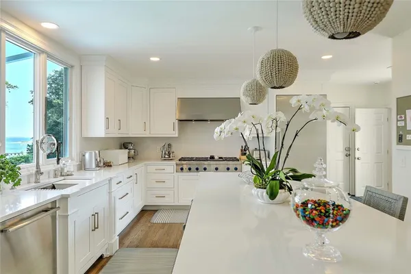 $6,295,000 | 105 Heidi Drive, Portsmouth, RI 02871