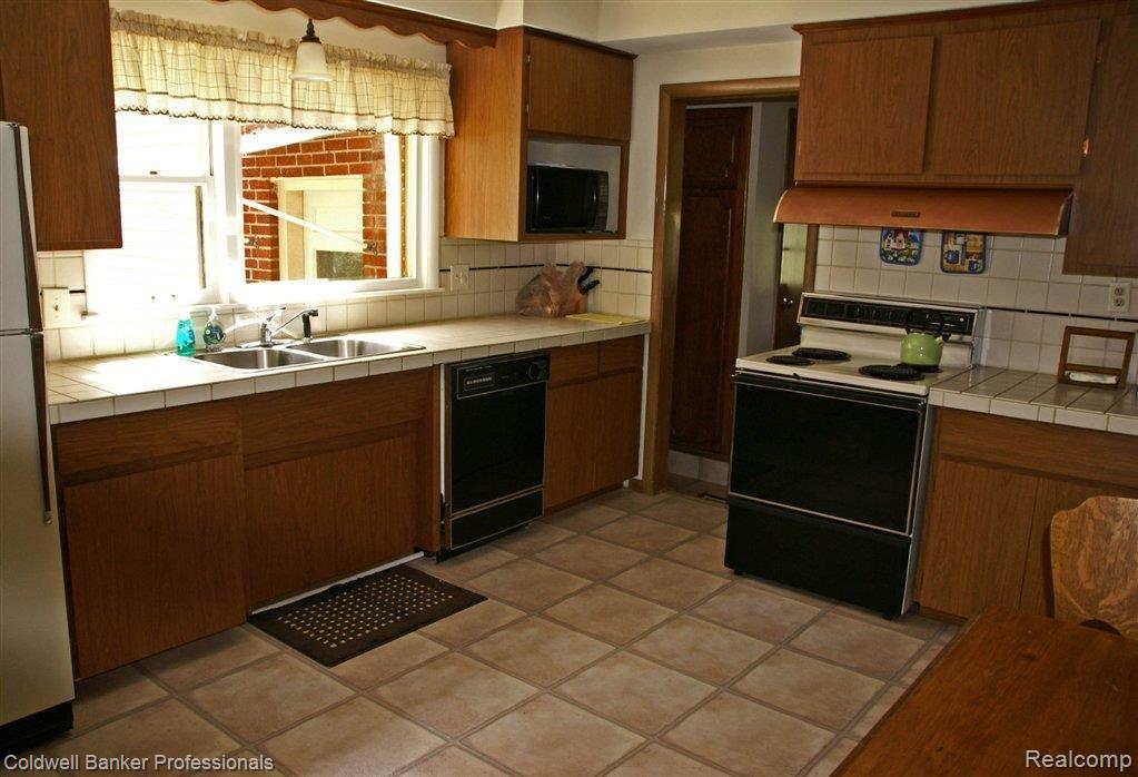 Kitchen 1.jpg
