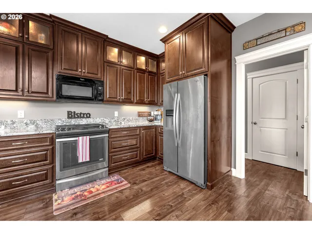 $829,000 | 1124 North 9th Way, Ridgefield, WA 98642