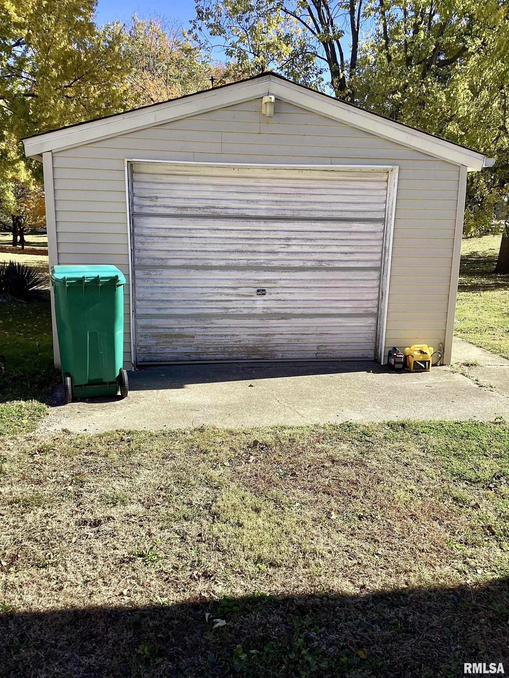 339 North Cone Street Farmington, IL 61531 - Photo 11 of 39