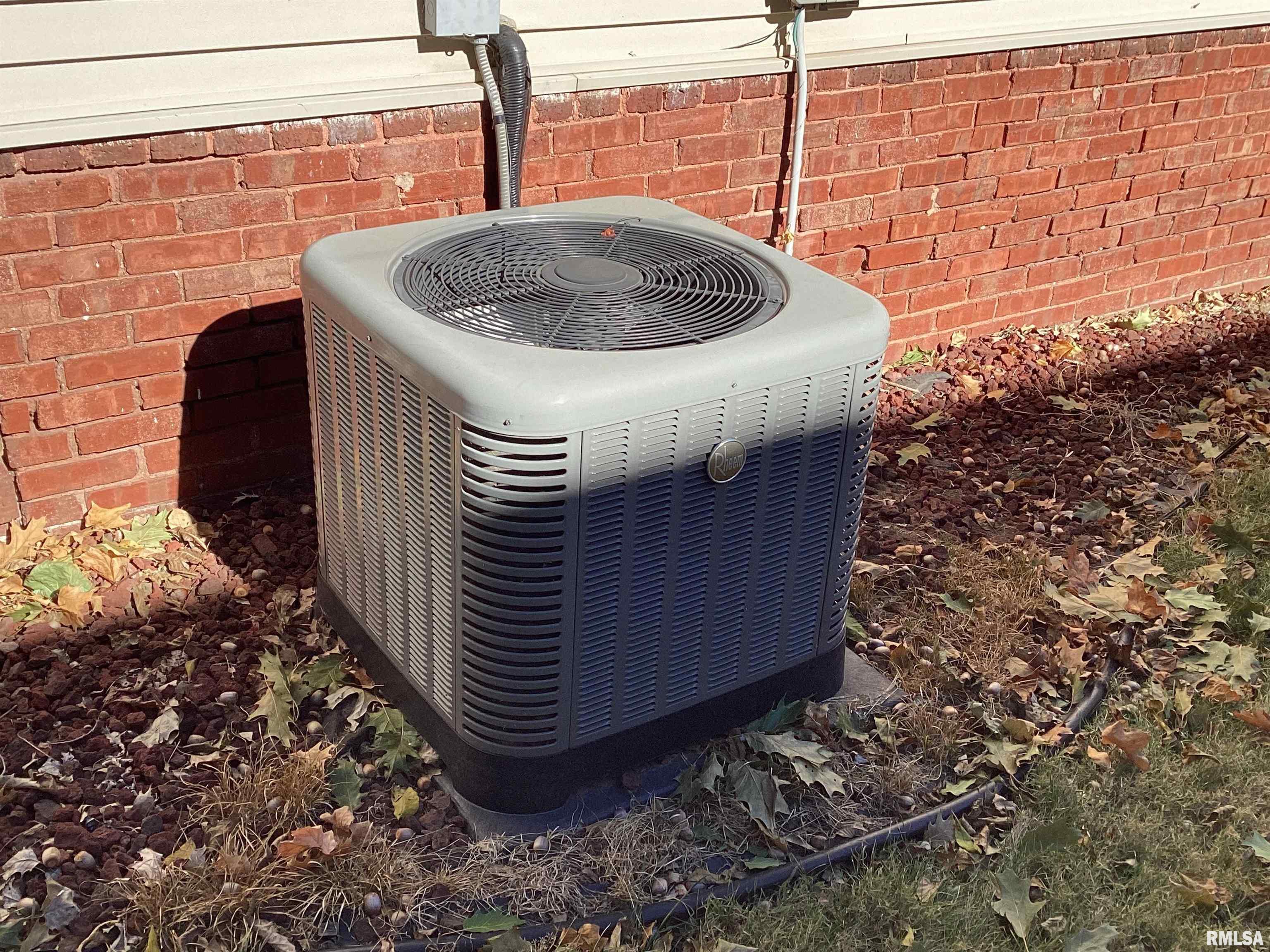 339 North Cone Street Farmington, IL 61531 - Photo 18 of 39