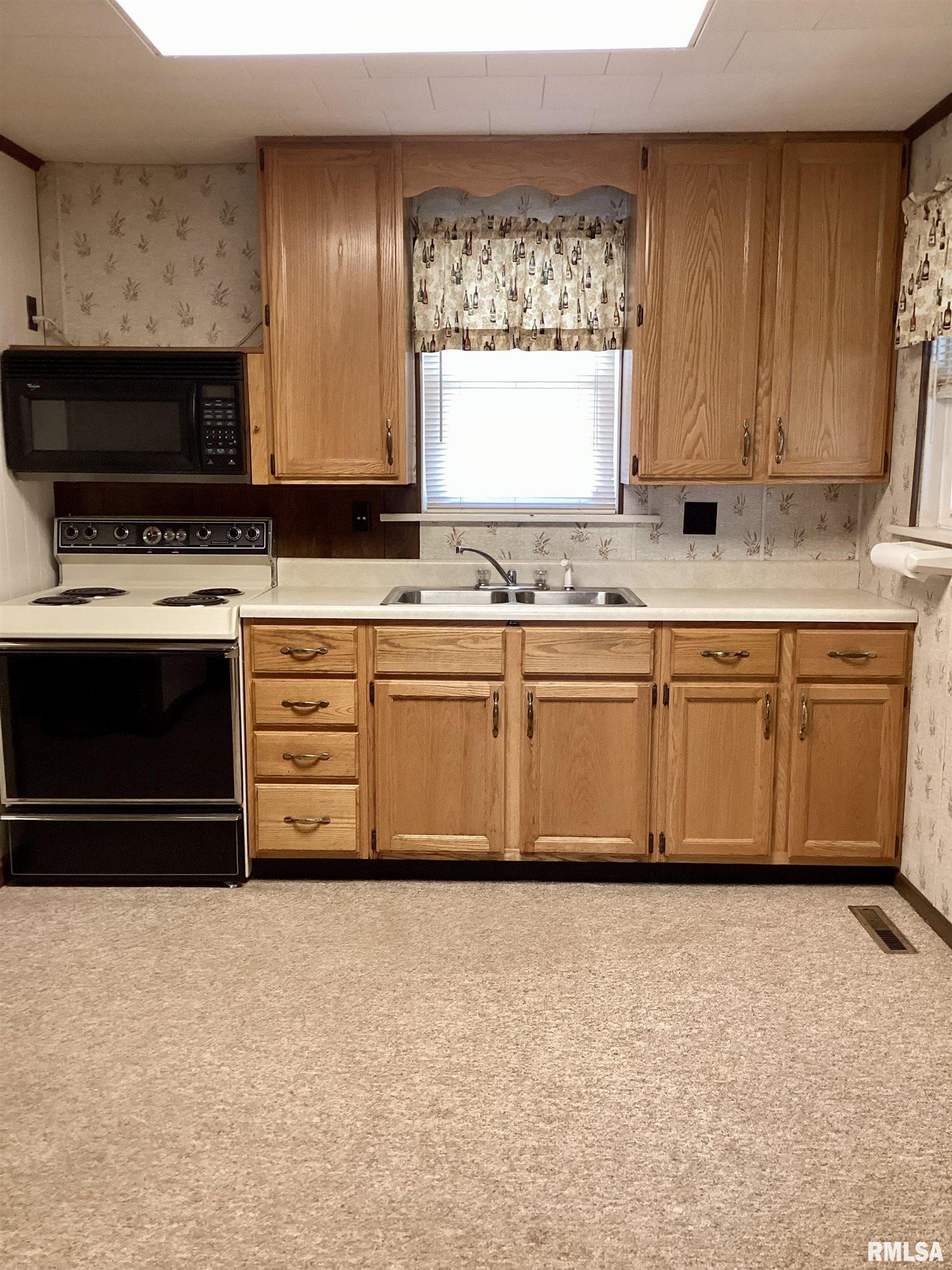 339 North Cone Street Farmington, IL 61531 - Photo 19 of 39