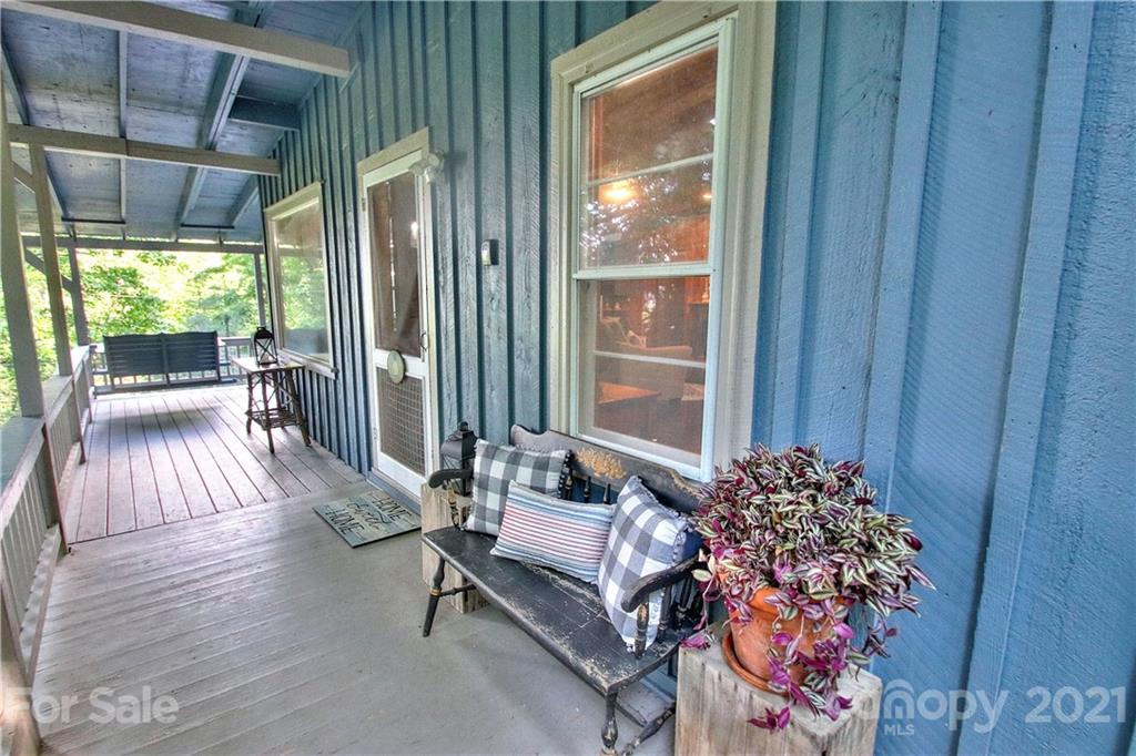 1762 Cabin Flats Road Sylva, NC 28779 - Photo 3 of 34 Gallery Image 3