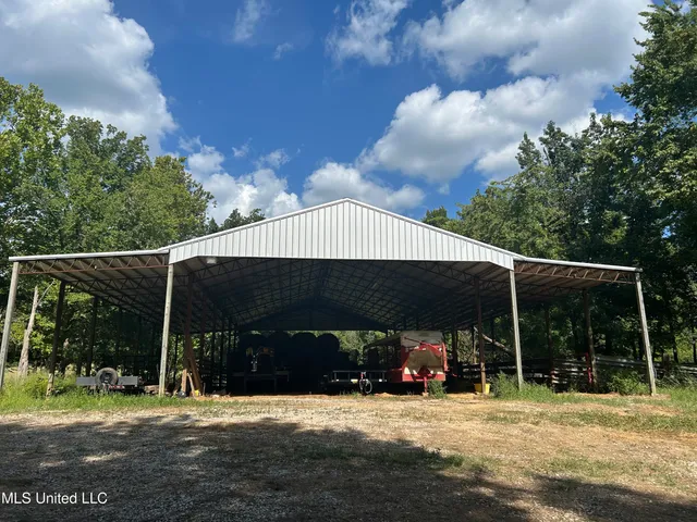 $552,500 | 233 County Road, Water Valley, MS 38965