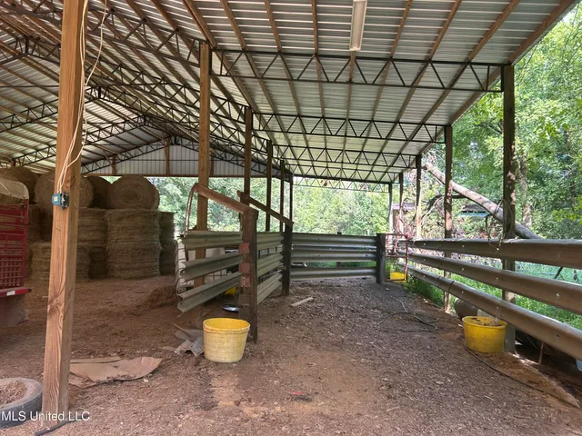 $552,500 | 233 County Road, Water Valley, MS 38965