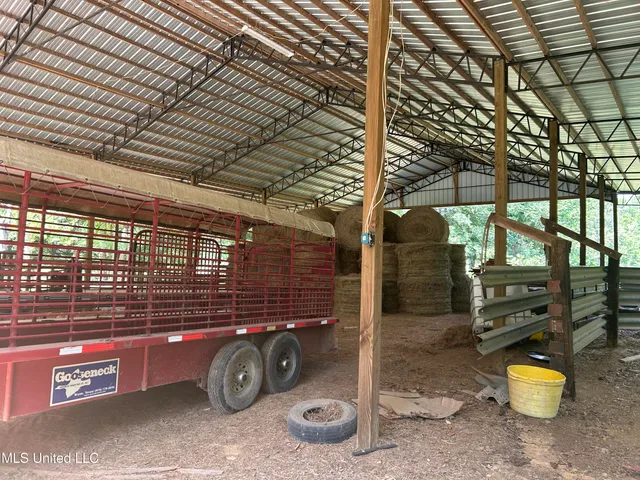 $552,500 | 233 County Road, Water Valley, MS 38965