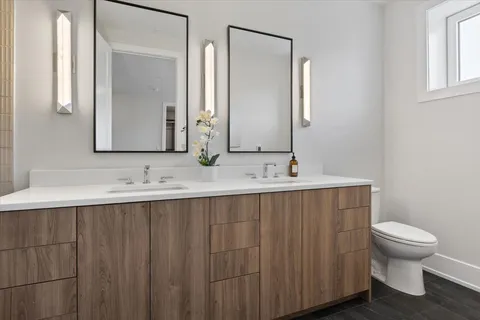 $850,000 | 2720 North Ashland Avenue, Unit 2S, Chicago, IL 60614