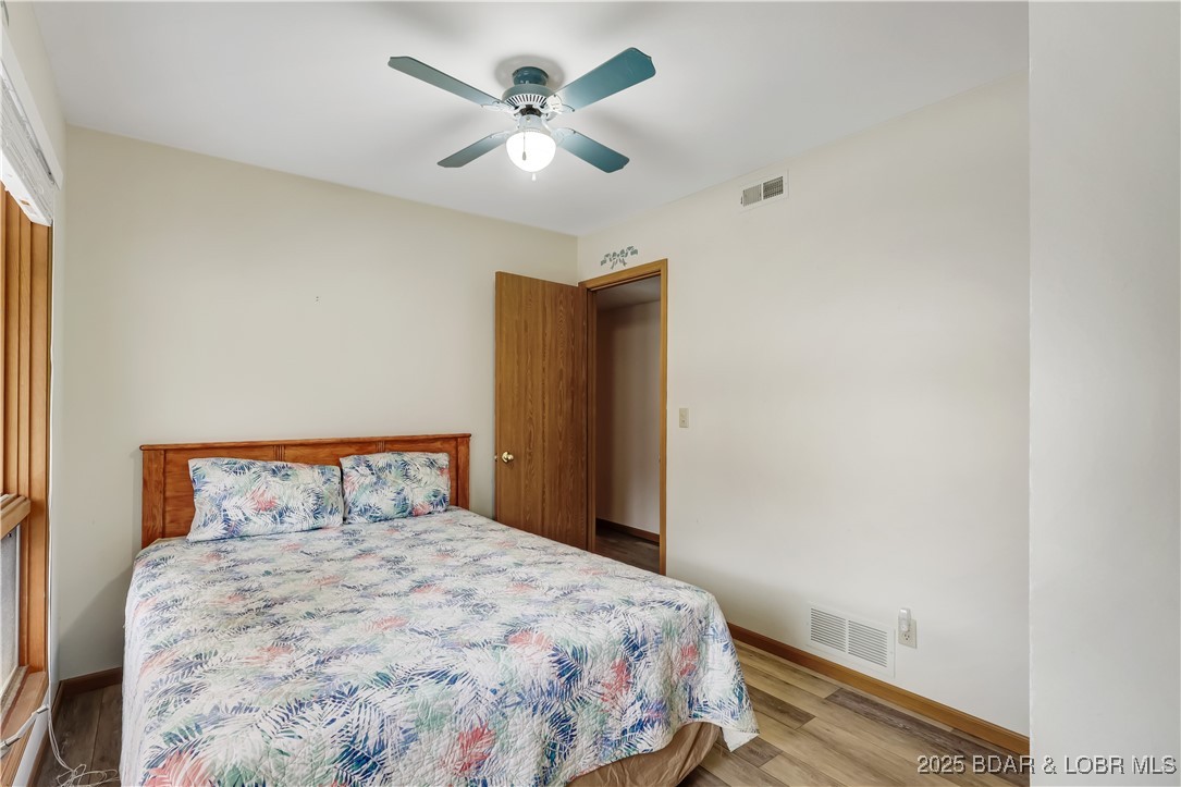 603 Niangua Shores Road Camdenton, MO 65020 - Photo 27 of 43 Guest bedroom.