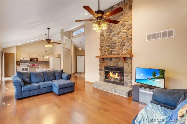 $589,000 | 603 Niangua Shores Road, Camdenton, MO 65020