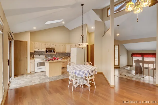 $589,000 | 603 Niangua Shores Road, Camdenton, MO 65020