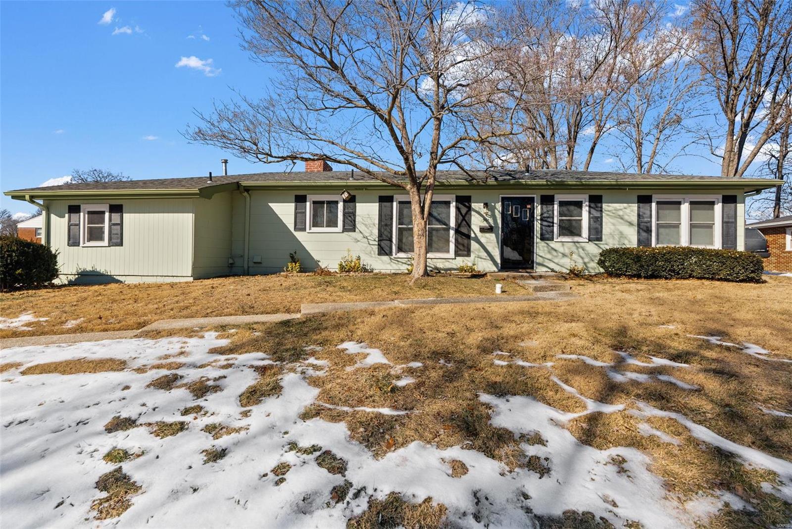 901 Barton Place St. Charles, MO 63301 - Photo 1 of 32