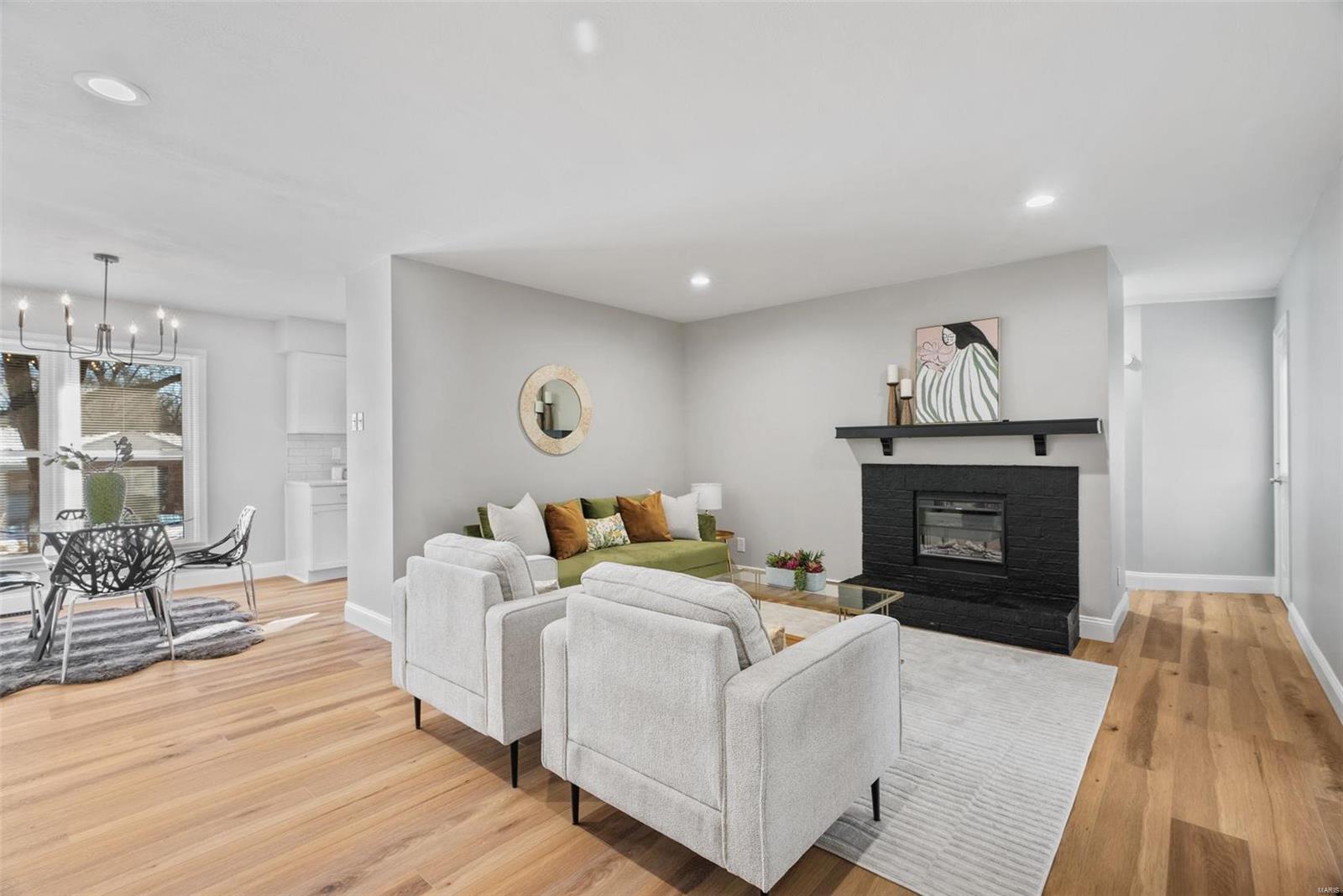 901 Barton Place St. Charles, MO 63301 - Photo 14 of 32