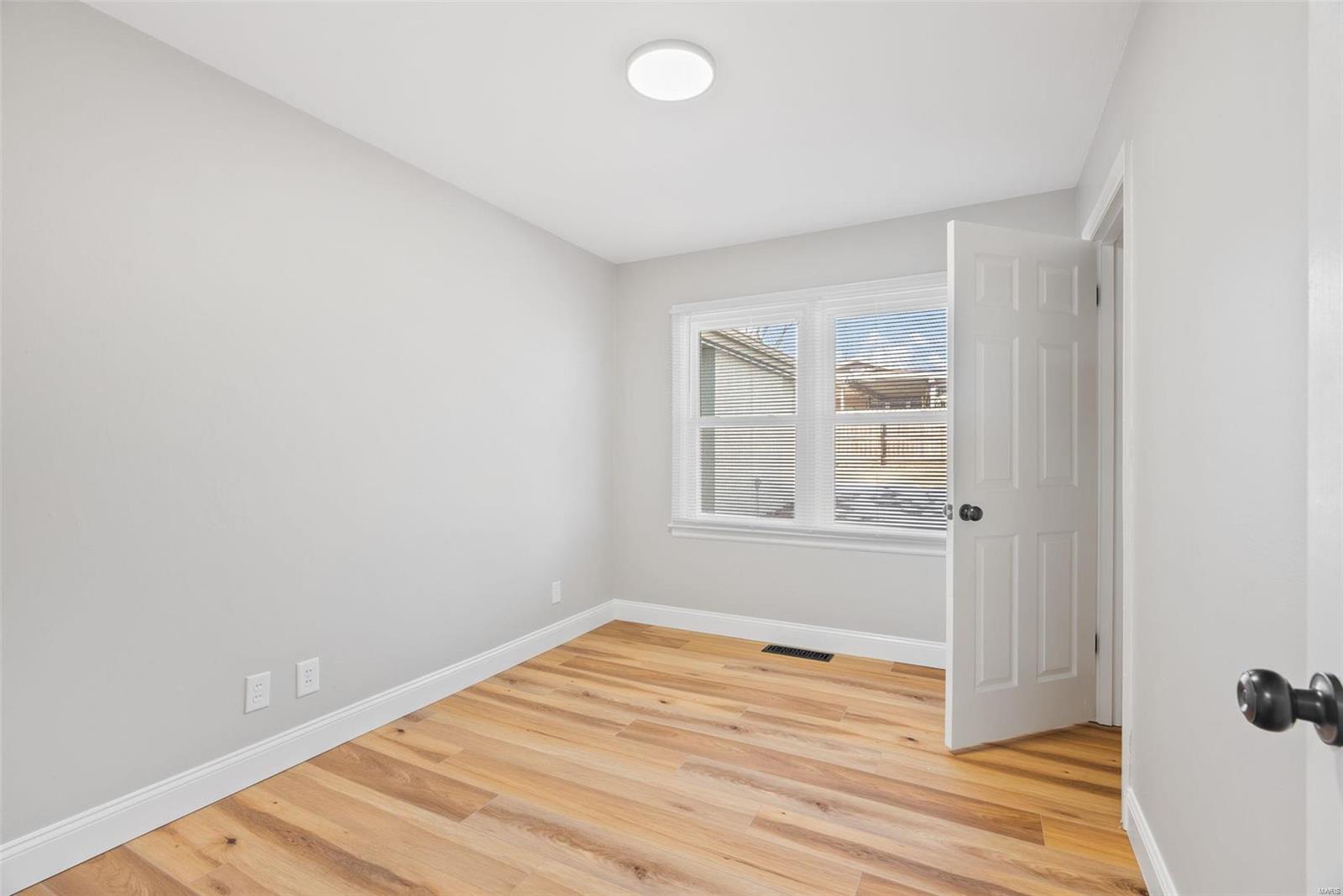 901 Barton Place St. Charles, MO 63301 - Photo 29 of 32