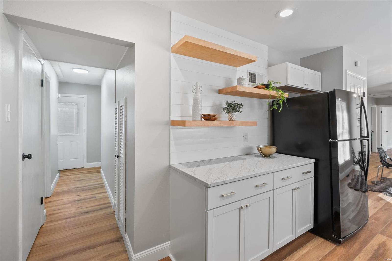 901 Barton Place St. Charles, MO 63301 - Photo 8 of 32