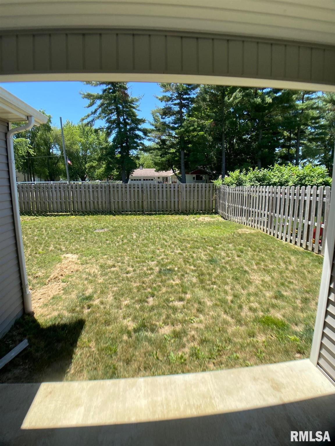 4544 Thompson Road Springfield, IL 62711 - Photo 3 of 29