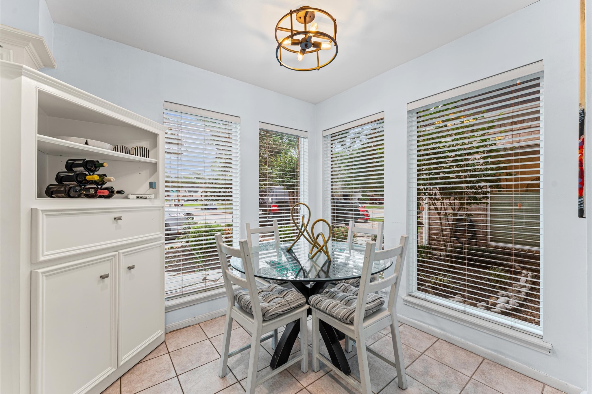 17403 Butte Creek Road Houston, TX 77090 - Photo 10 of 39 Breakfast with front yard views