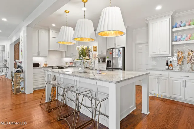 $748,000 | 712 Chickasaw Drive South, Flowood, MS 39232