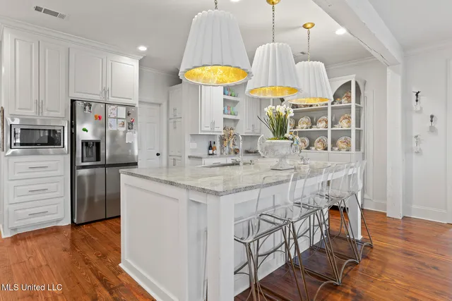 $748,000 | 712 Chickasaw Drive South, Flowood, MS 39232