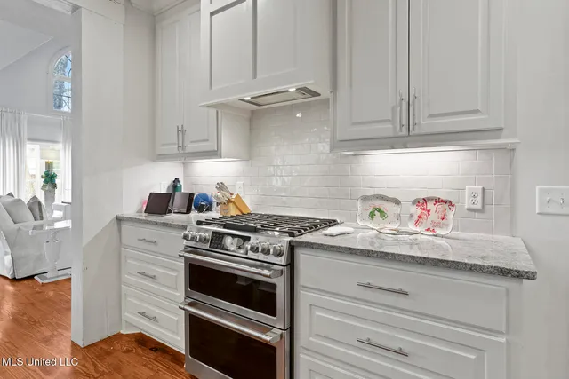 $748,000 | 712 Chickasaw Drive South, Flowood, MS 39232