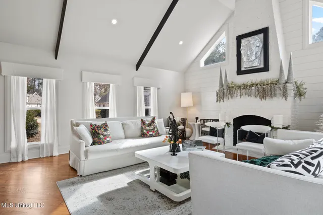 $748,000 | 712 Chickasaw Drive South, Flowood, MS 39232