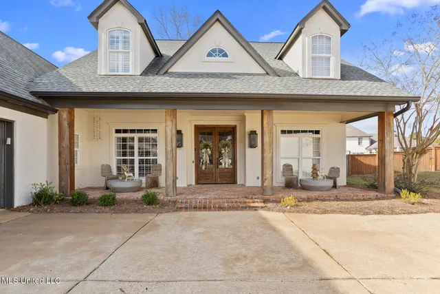 $748,000 | 712 Chickasaw Drive South, Flowood, MS 39232