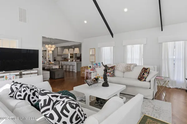 $699,000 | 712 Chickasaw Drive South, Flowood, MS 39232