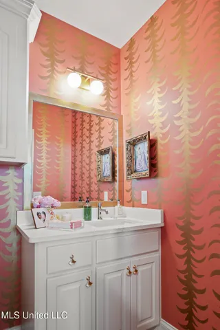 $748,000 | 712 Chickasaw Drive South, Flowood, MS 39232